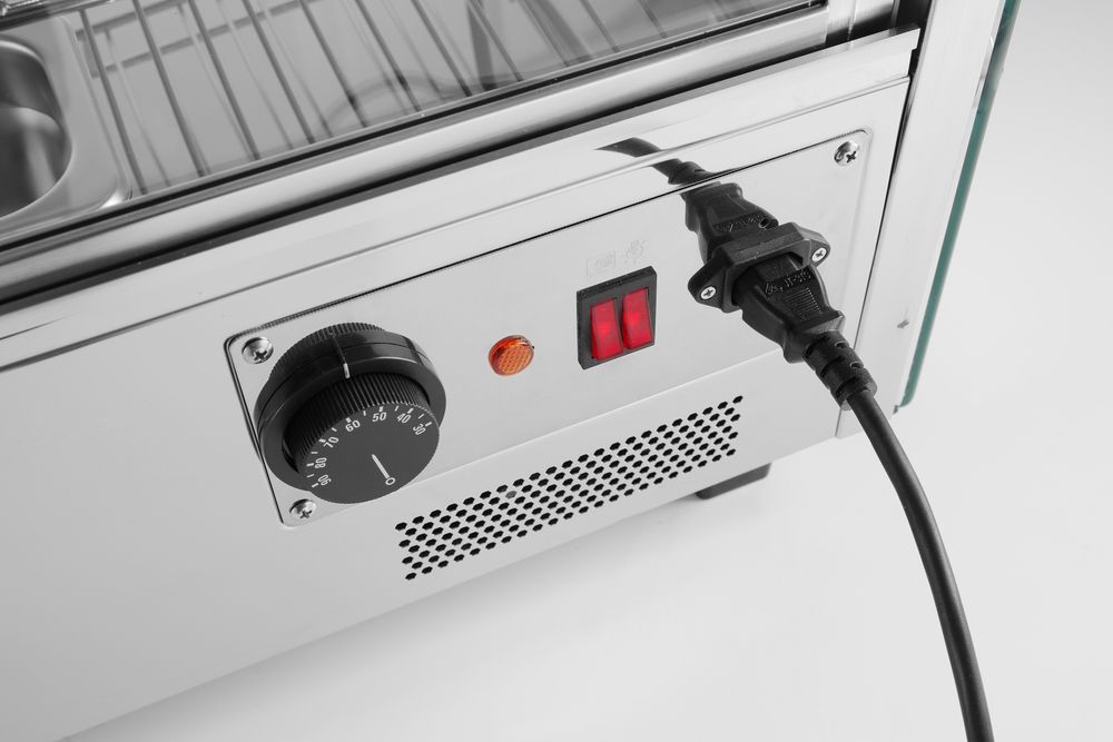 Warmhaltevitrine mit 3 Auslagen    120 Liter  230V/1100W  685x575x(H)680mm-ING11674 Warmhaltevitrine mit 3 Auslagen    120 Liter  230V/1100W  685x575x(H)680mm-ING11674