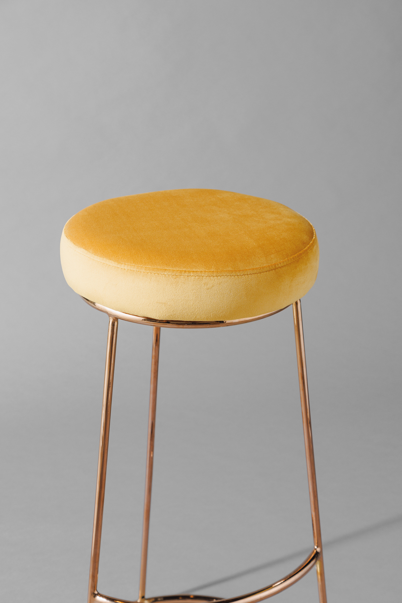 Barhocker Iconic Rose Gold mit Sitzpolster Samt Gelb Gold