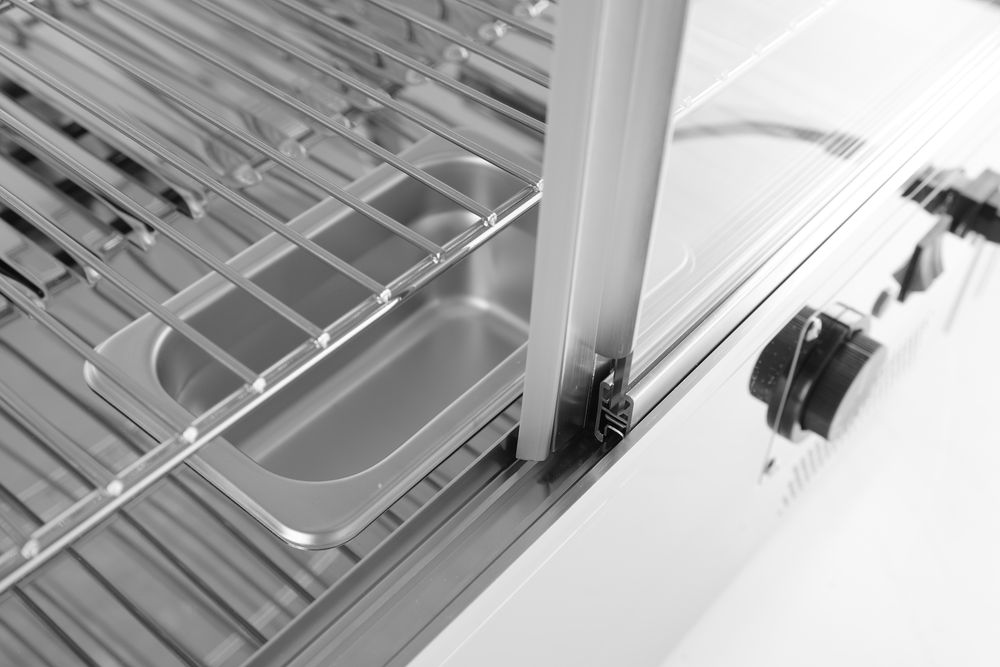 Warmhaltevitrine mit 3 Auslagen    120 Liter  230V/1100W  685x575x(H)680mm-ING11674 Warmhaltevitrine mit 3 Auslagen    120 Liter  230V/1100W  685x575x(H)680mm-ING11674