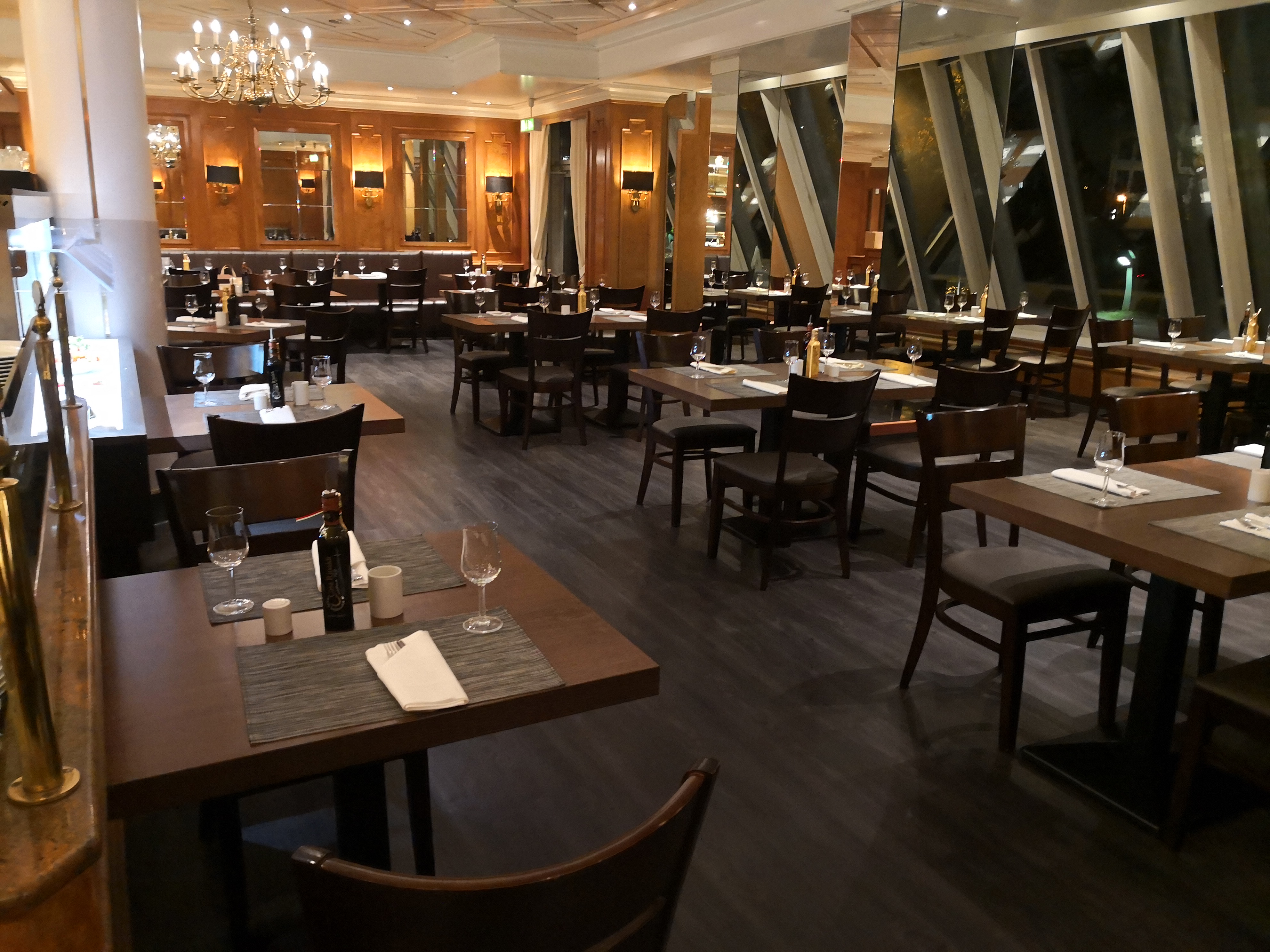 1+4 Garnitur 120x80cm Grace Walnuss Restaurant Stühle Hotel Bistro Tische-SW10358 1+4 Garnitur 120x80cm Grace Walnuss Restaurant Stühle Hotel Bistro Tische-SW10358